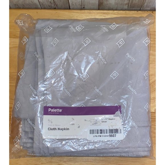 Gee Di Moda Cloth Dinner Napkins 17" x 17" Silver Washable Polyester Wedding - Picture 1 of 2